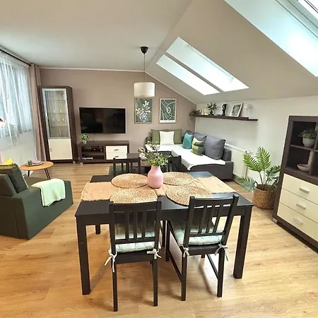 Cozy For Couples, Friends & Families Апартаменты *