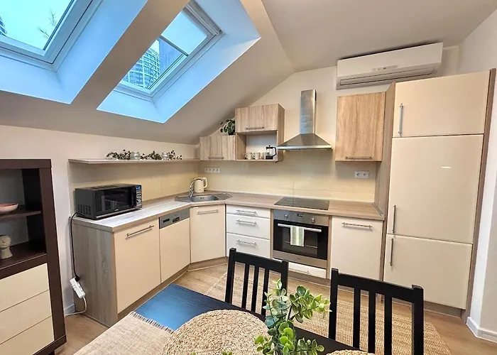 Cozy For Couples, Friends & Families アパート ブラチスラヴァ