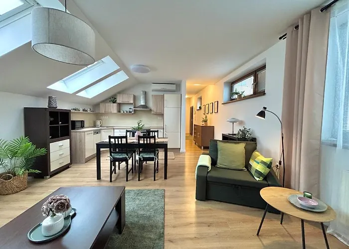 Cozy For Couples, Friends & Families *